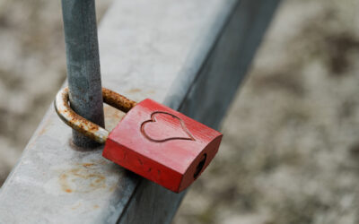 Essere iper protettivi nella coppia, fa diventare la relazione una prigione?